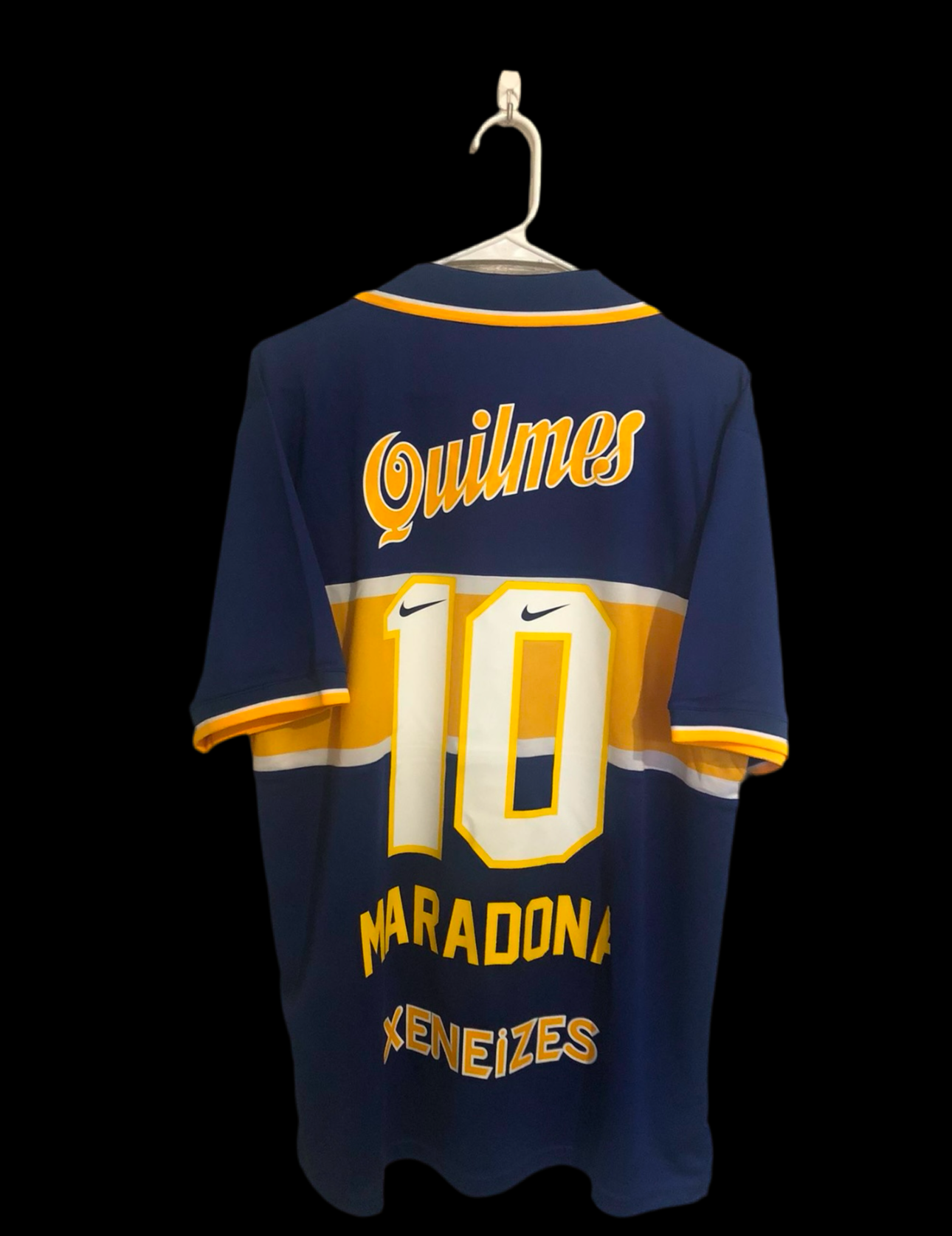 Boca Juniors Maradona 90s retro jersey