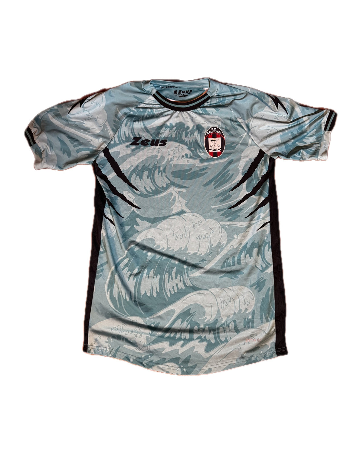 FC Crotone 2022/23 third jersey front